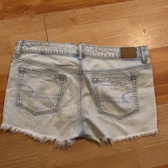 AMERICAN EAGLE distressed cut off shorts - Picture 4 of 4